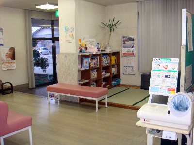 花野内科医院 待合室